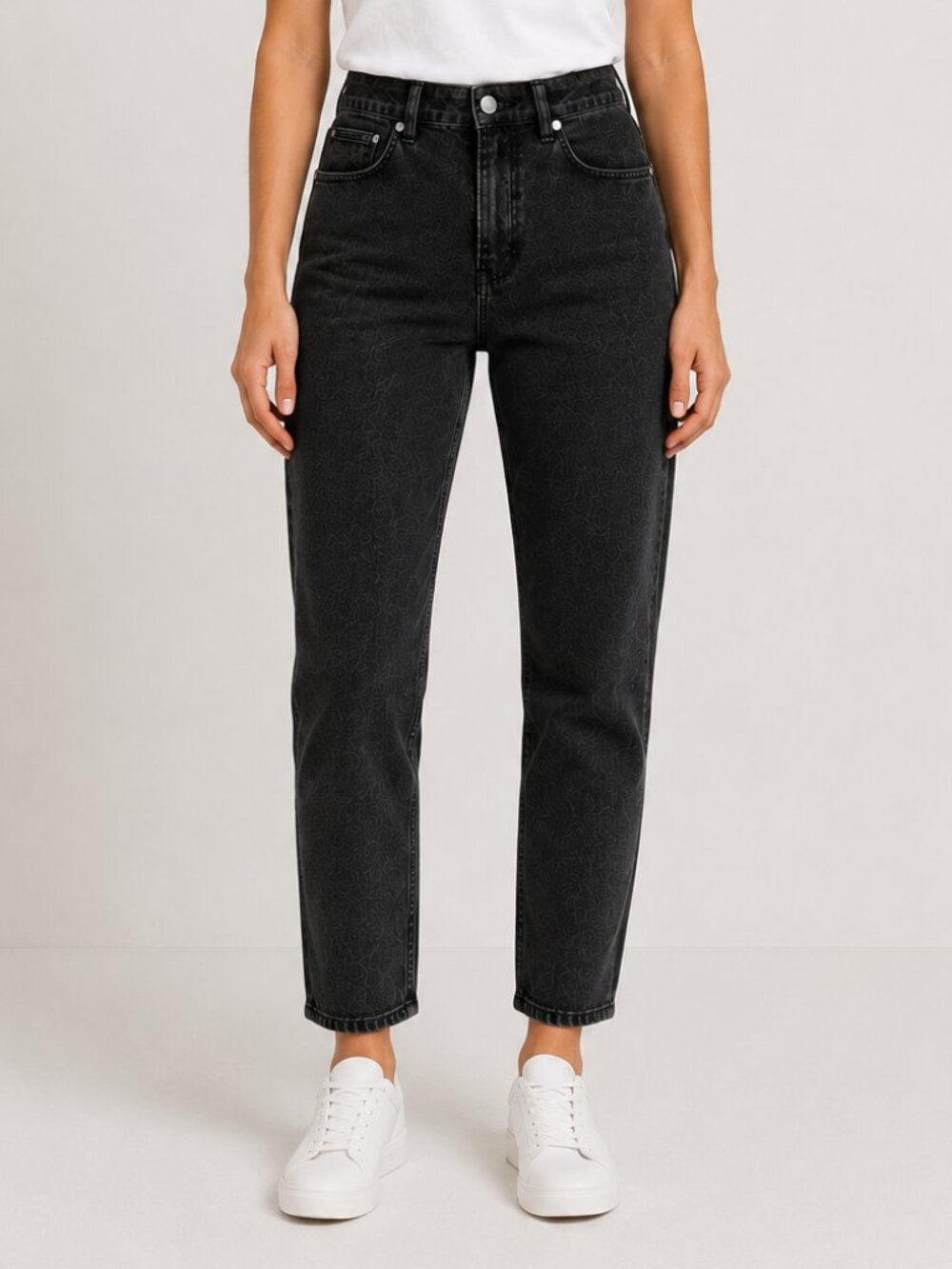 White House Black Market Women's Black Skinny Jeans Size 8